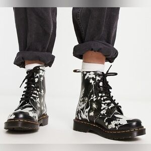 Dr. Martens 1460 Pascal Printed Leather Women's Ankle Boots Sz 6